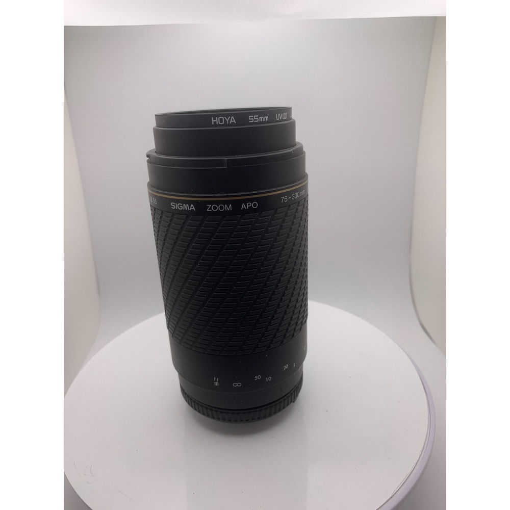 Sigma Zoom APO 75-300mm f/4-5.6 Macro Lens with Hoya 55mm UV Filter